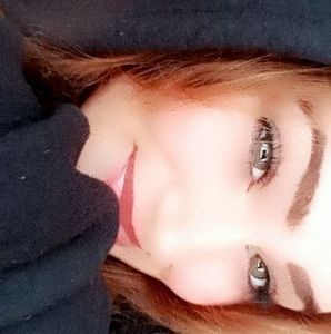 Meet your Posher, Alyia